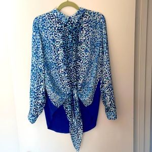Women’s XL leopard print button-up tie blouse
